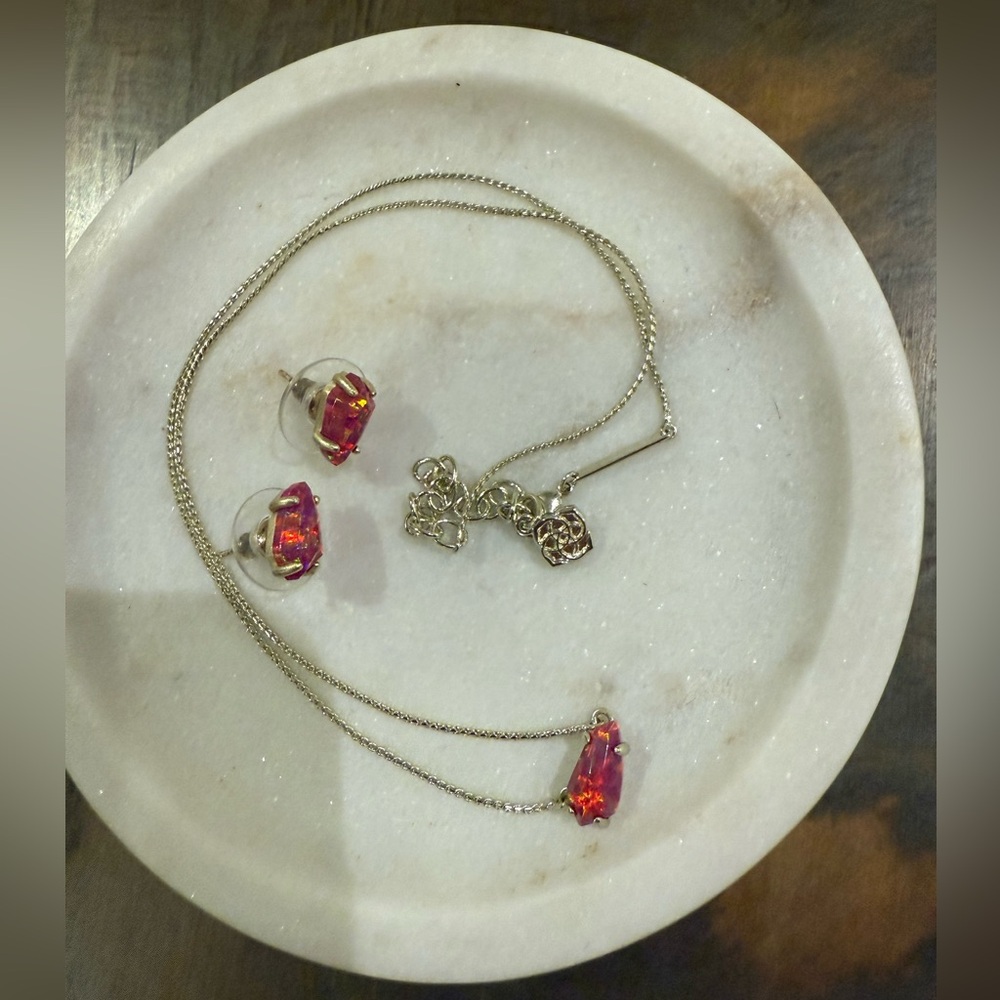 Kendra Scott Earrings and Matching Necklace Jewelry Set
